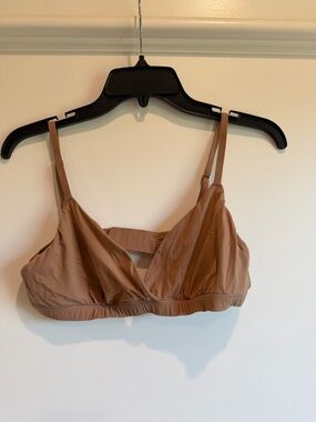 SKIMS Soft Wireless Bralette in Tan